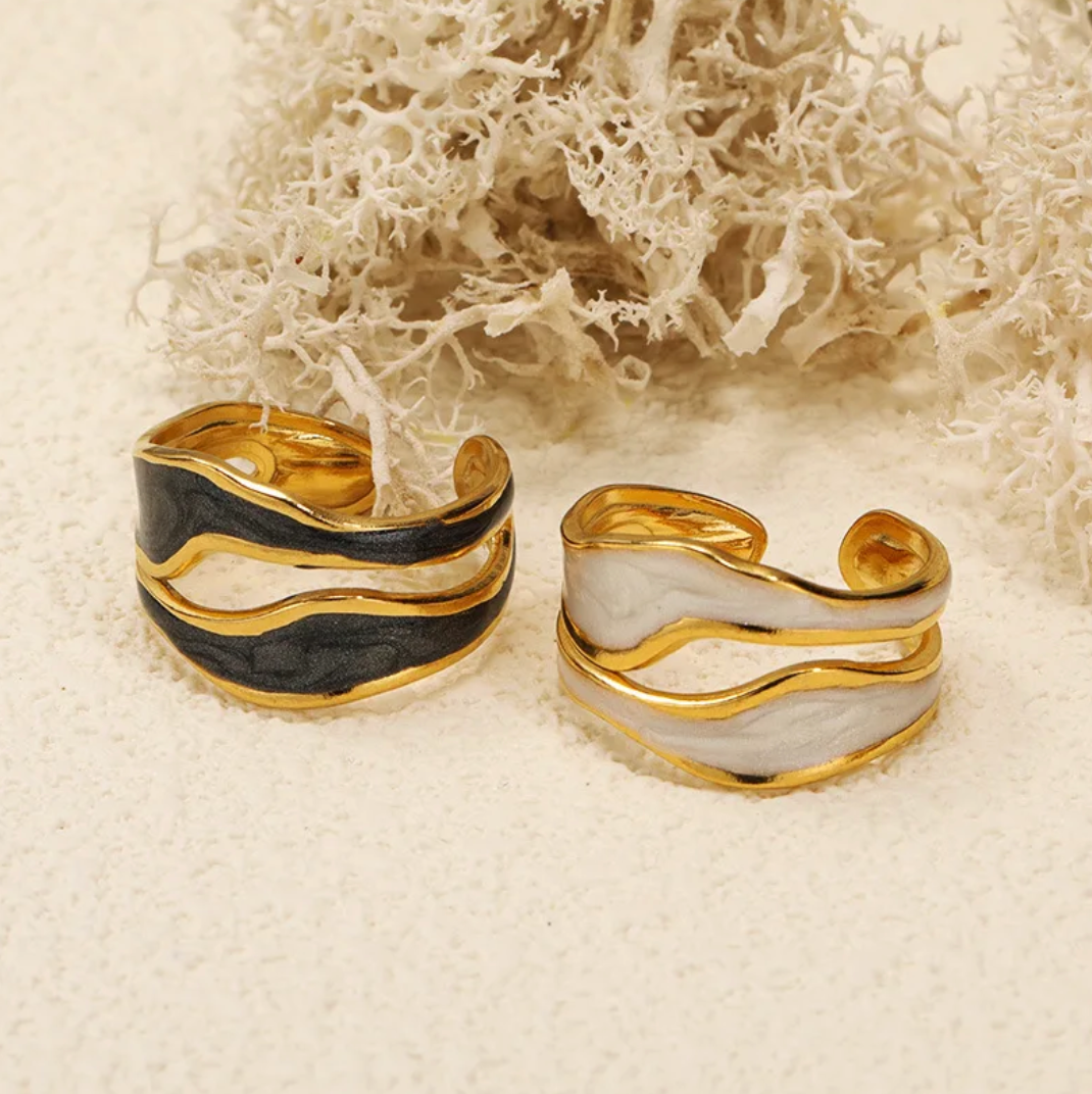 18 Karat Gold Plated white antique ceramic ring