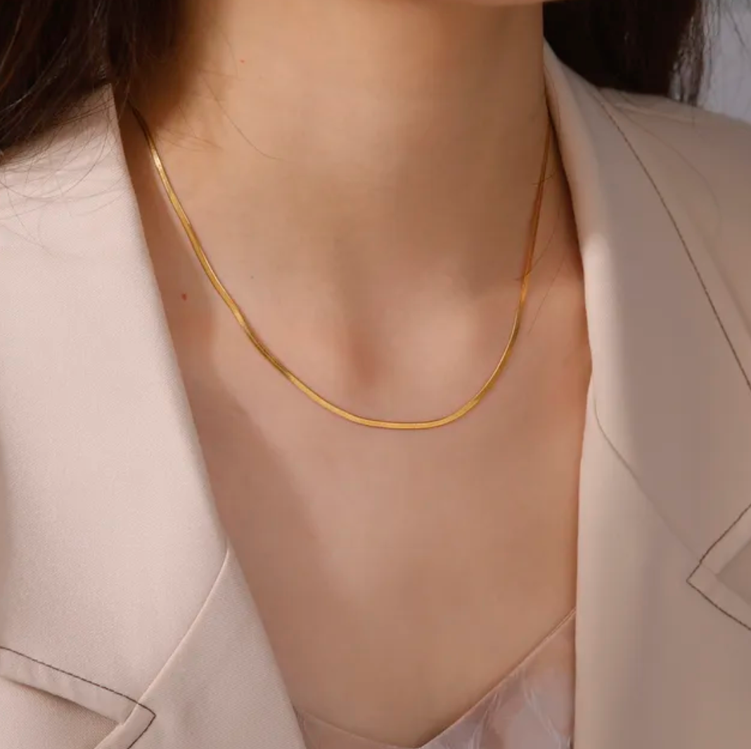 18 Karat Gold Plated plain choker necklace with measures