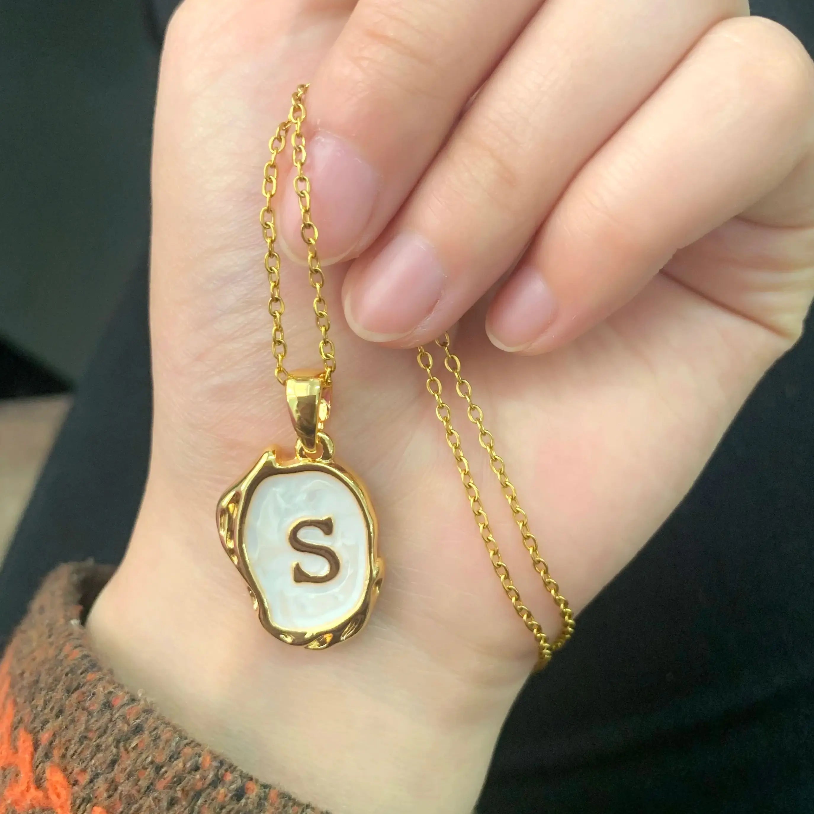 Necklace with Initials from the Bottom of the Sea in 18K Gold Plating